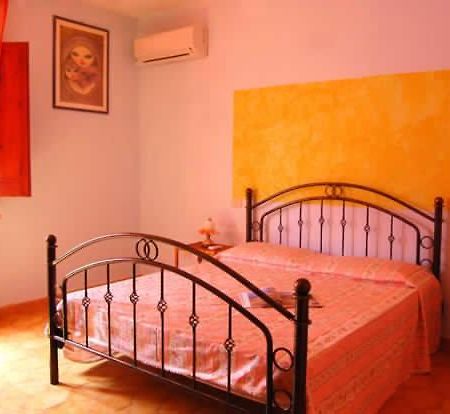 Breakfast Sa Bettua Bed & Breakfast Cabras Exterior photo