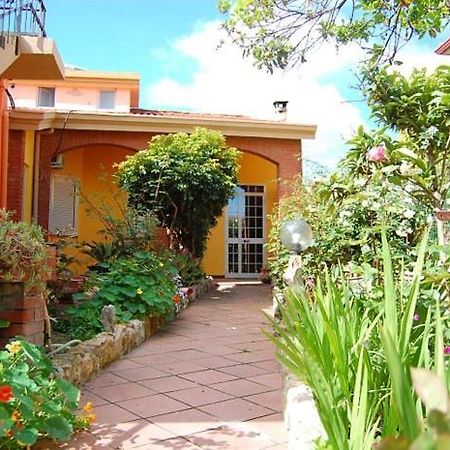 Breakfast Sa Bettua Bed & Breakfast Cabras Exterior photo