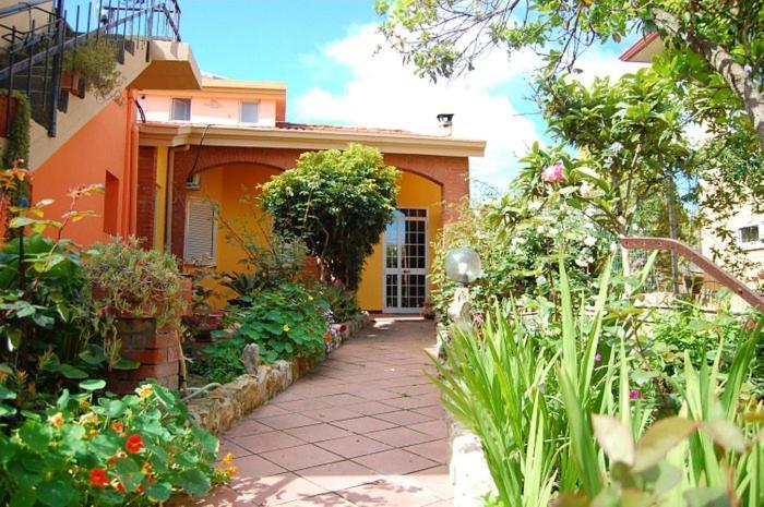 Breakfast Sa Bettua Bed & Breakfast Cabras Exterior photo